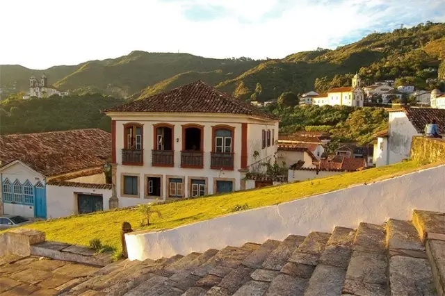 看國(guó)外古鎮(zhèn)是怎么解決過(guò)度商業(yè)化的？(圖2)