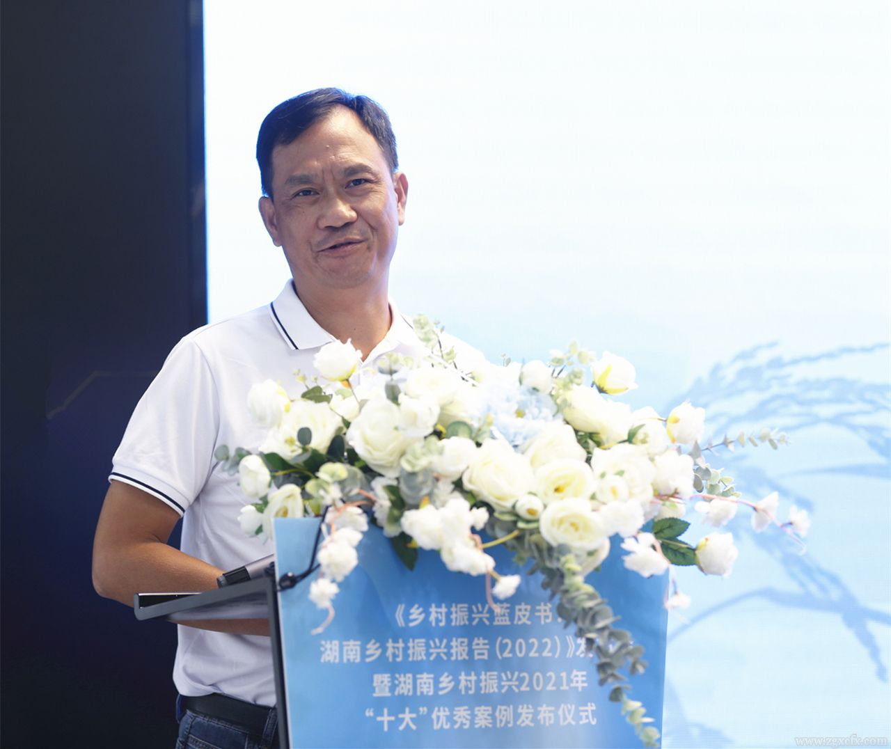 江華縣政協(xié)副主席歐陽(yáng)江波:以“五聯(lián)系五到戶”打造鄉(xiāng)村振興“江華樣板”(圖1) 人.jpg